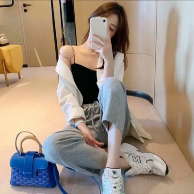一个女王的少女时代在线观看封面